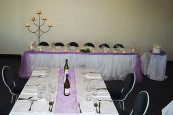 כרייסטצ'רץ' Equestrian Hotel מראה חיצוני תמונה