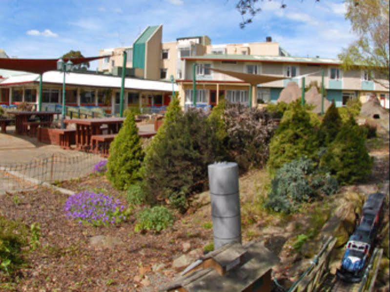 כרייסטצ'רץ' Equestrian Hotel מראה חיצוני תמונה
